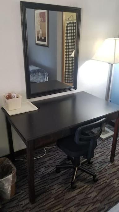 Hotel 2 Queen Beds Hotel Room 222 Wi-Fi Hot Tub Booking Stillwater Exterior foto